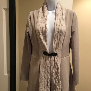 Buckle light weight sweater